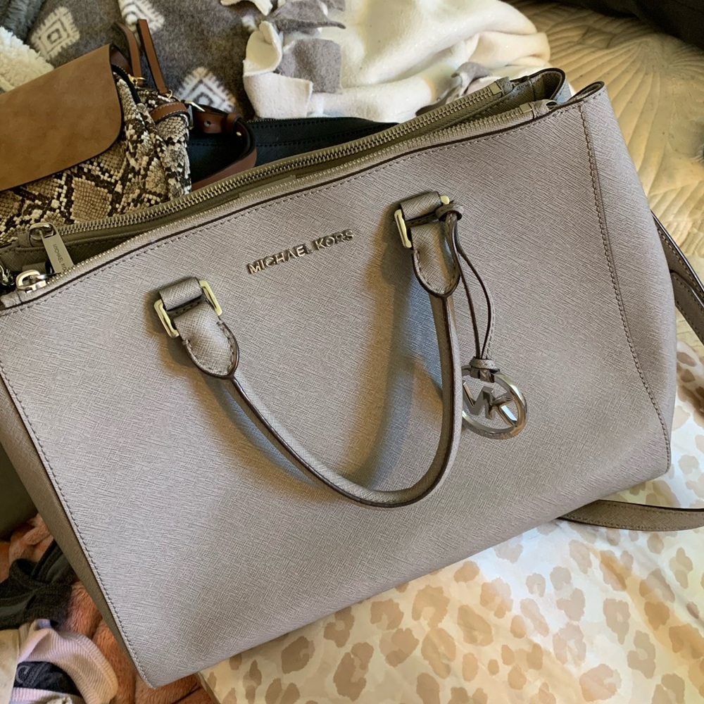 LARGE MICHAEL KORS TOTE